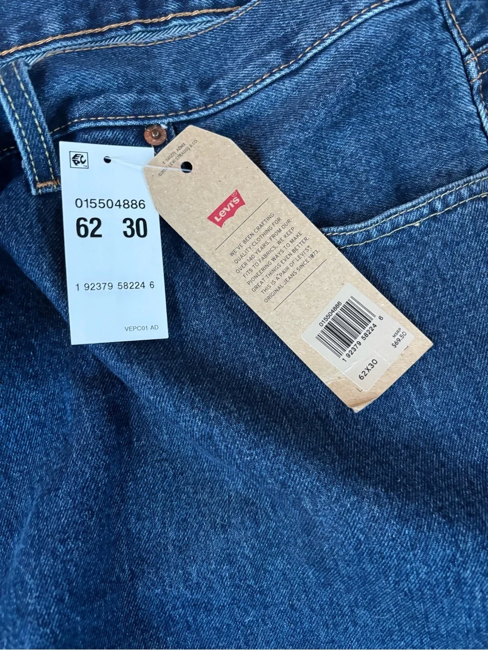 NWT Levi's 550’s with a 63W x 30L relaxed fit.